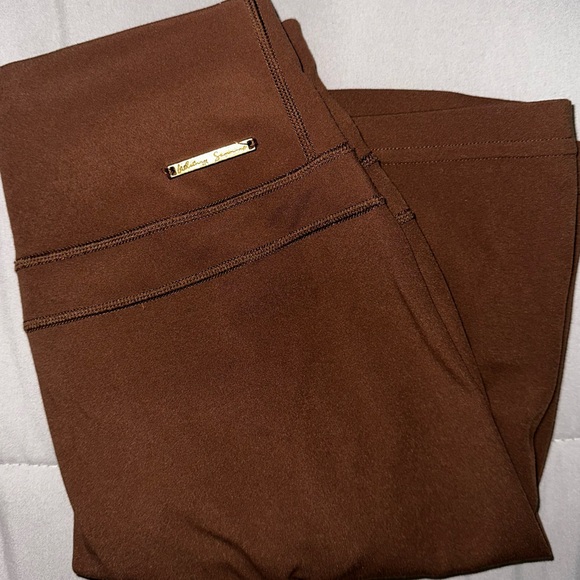 Whitney Simmons Gymshark cycling shorts - Picture 2 of 3